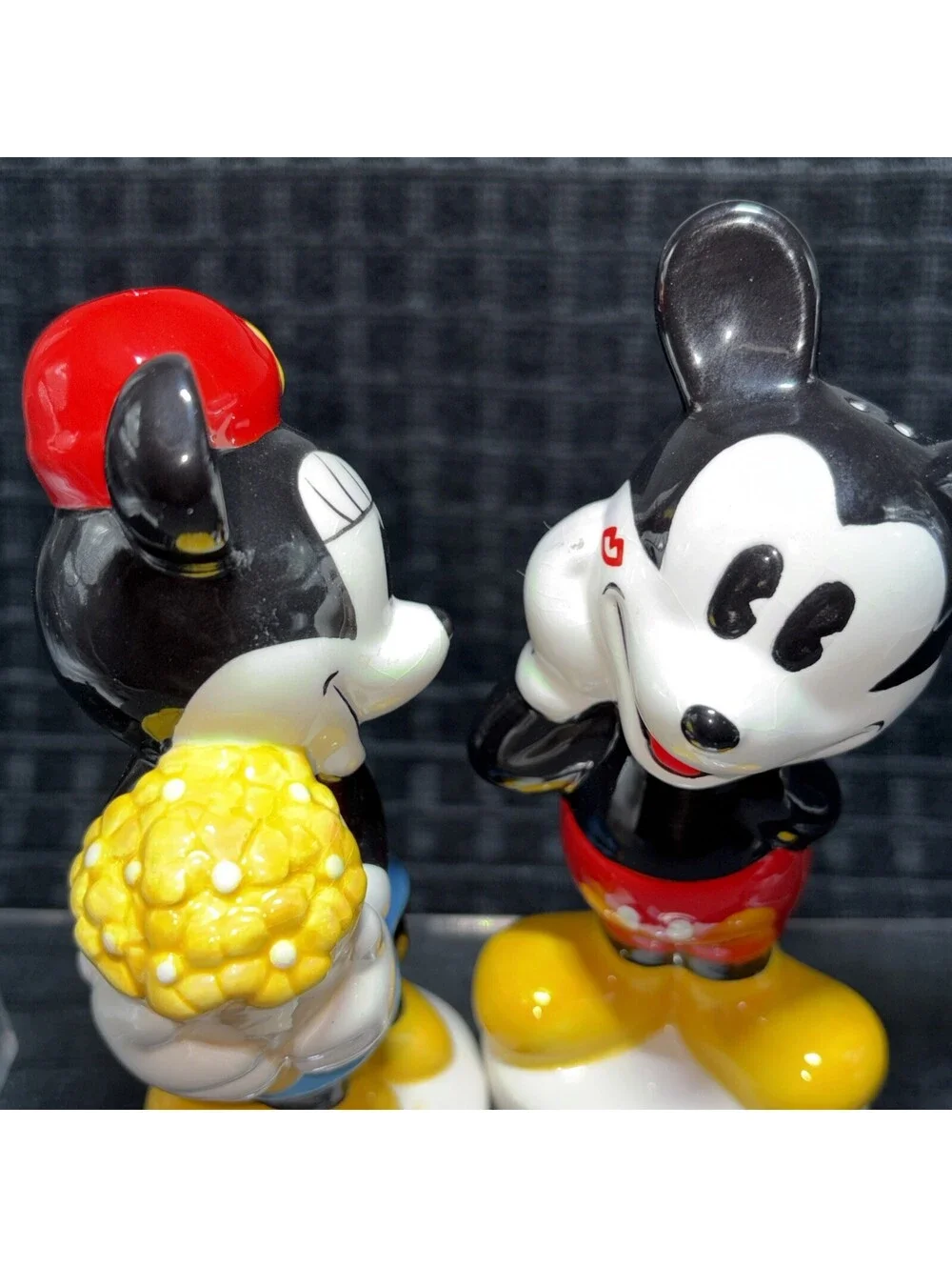 VTG Disney Mickey And Minnie Mouse Salt & Pepper Shaker Bride And Groom Ceramic